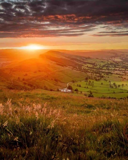 Gorgeous Cozy Cottage With A Heritage Feel, Walks, Pubs & Wood Burner Tideswell Kültér fotó