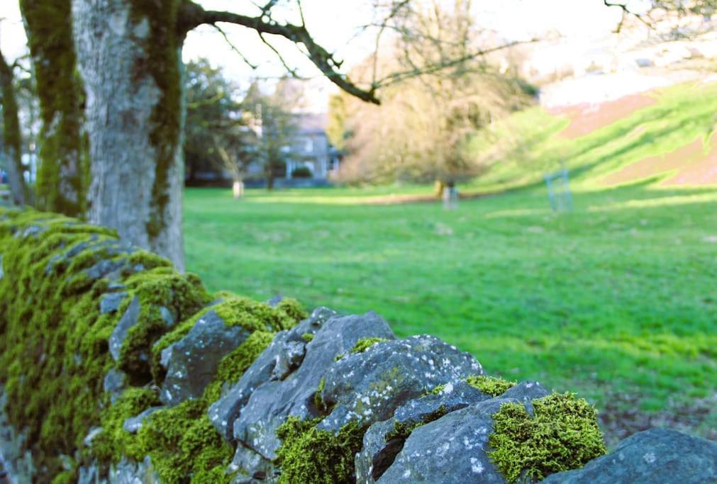 Gorgeous Cozy Cottage With A Heritage Feel, Walks, Pubs & Wood Burner Tideswell Kültér fotó